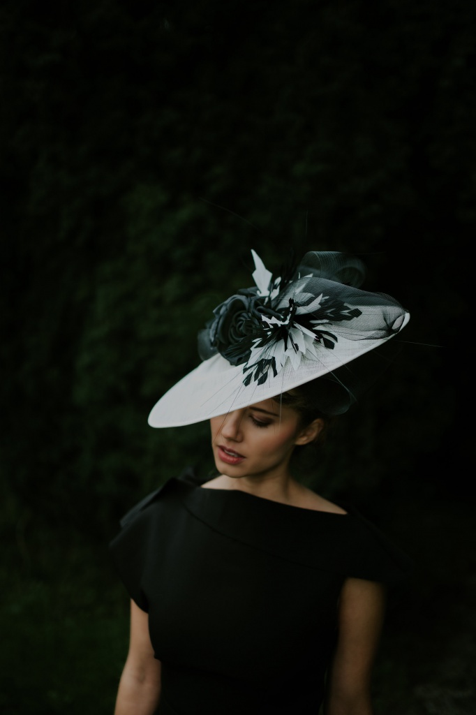 large disk hat for weddings or the races black and white