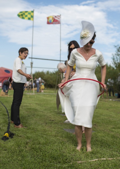 wedding hoola hoop games