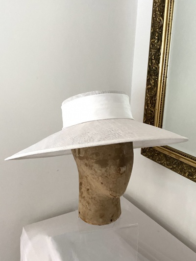 large white boater with interchangeable ribbon