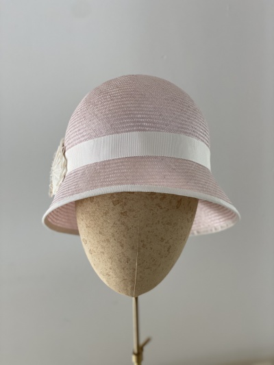 light pink 1920s inspired cloche sun hat