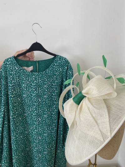Ivory and green hat with bow