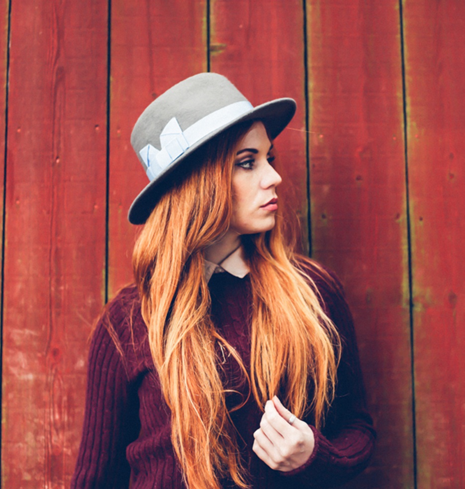 Trilby in grey with light blue ribbon 