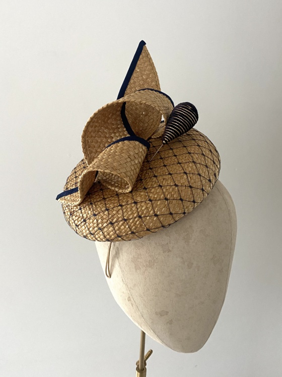 'Cora' Straw percher
