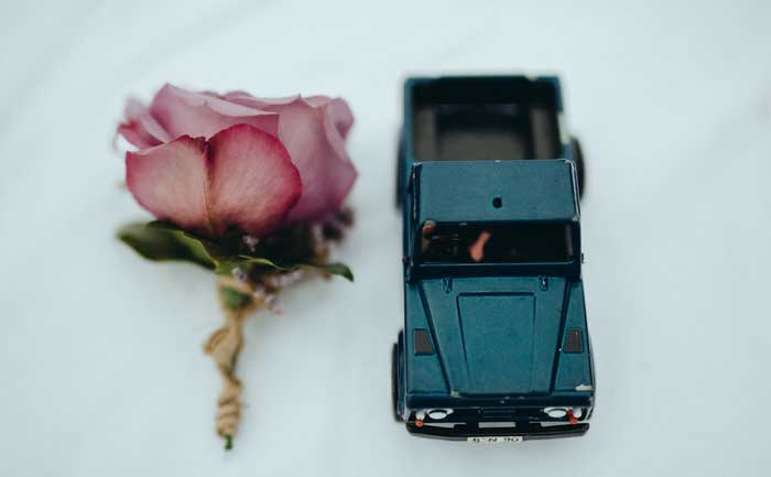 wedding cake toppers rose and car